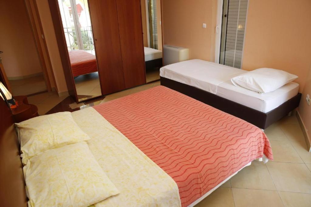 Vila Nara Hotel Vodice Buitenkant foto