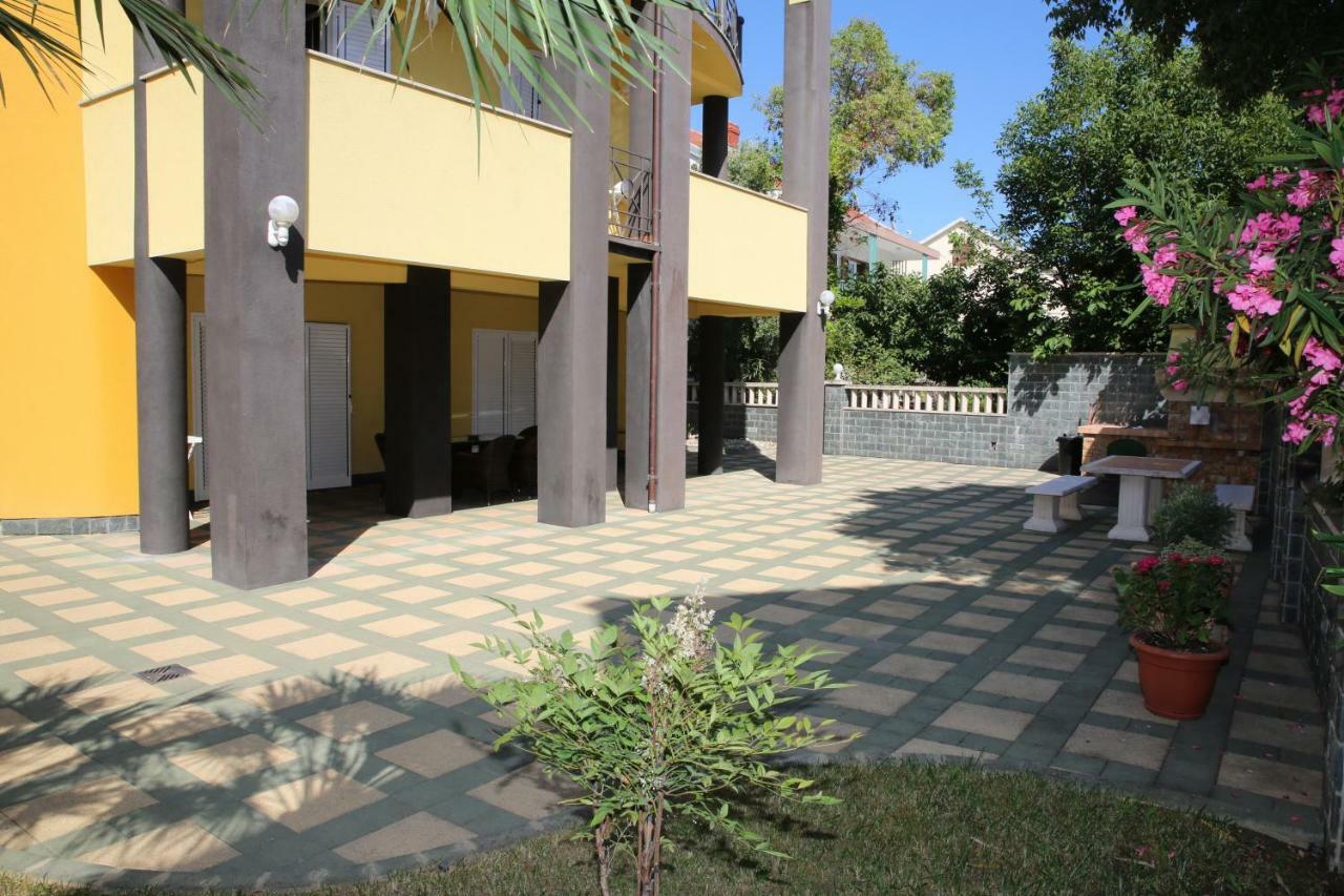 Vila Nara Hotel Vodice Buitenkant foto