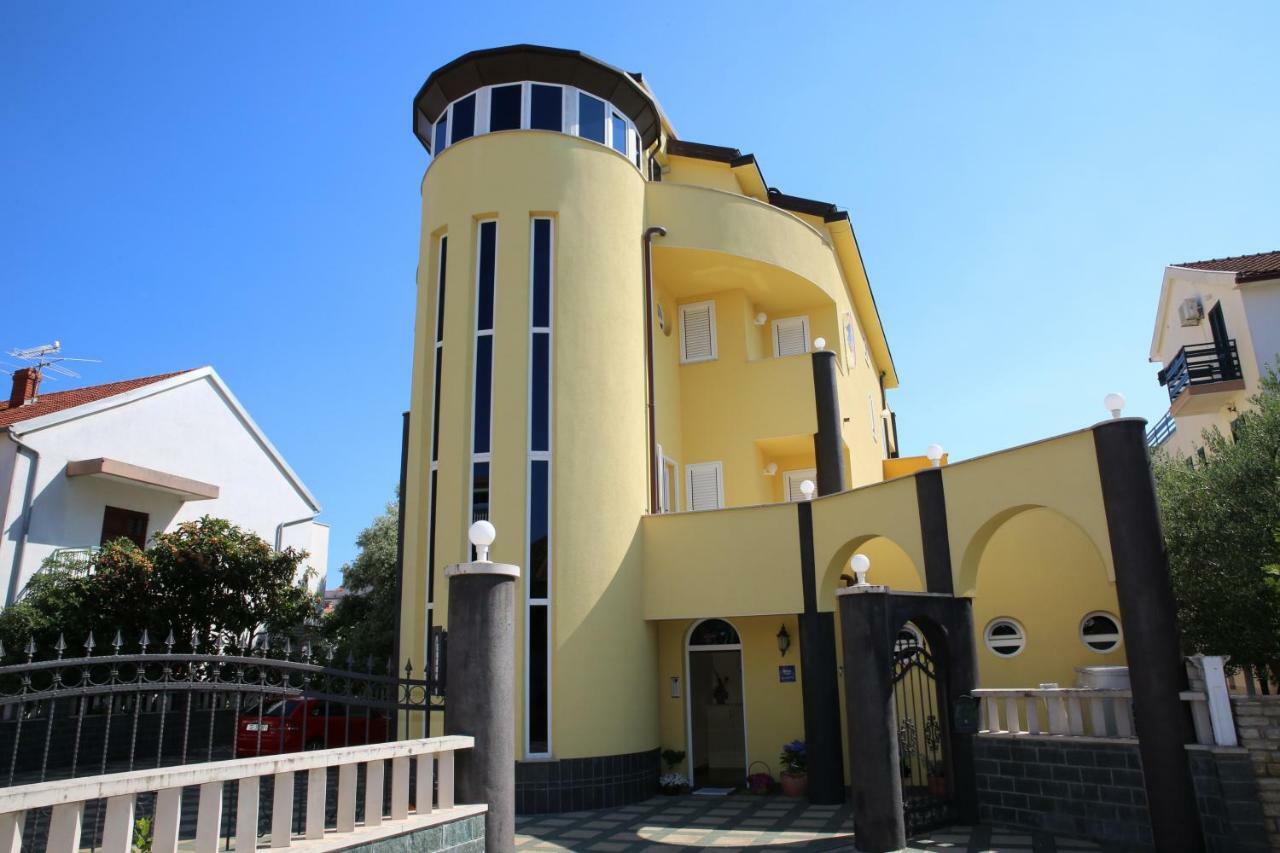 Vila Nara Hotel Vodice Buitenkant foto