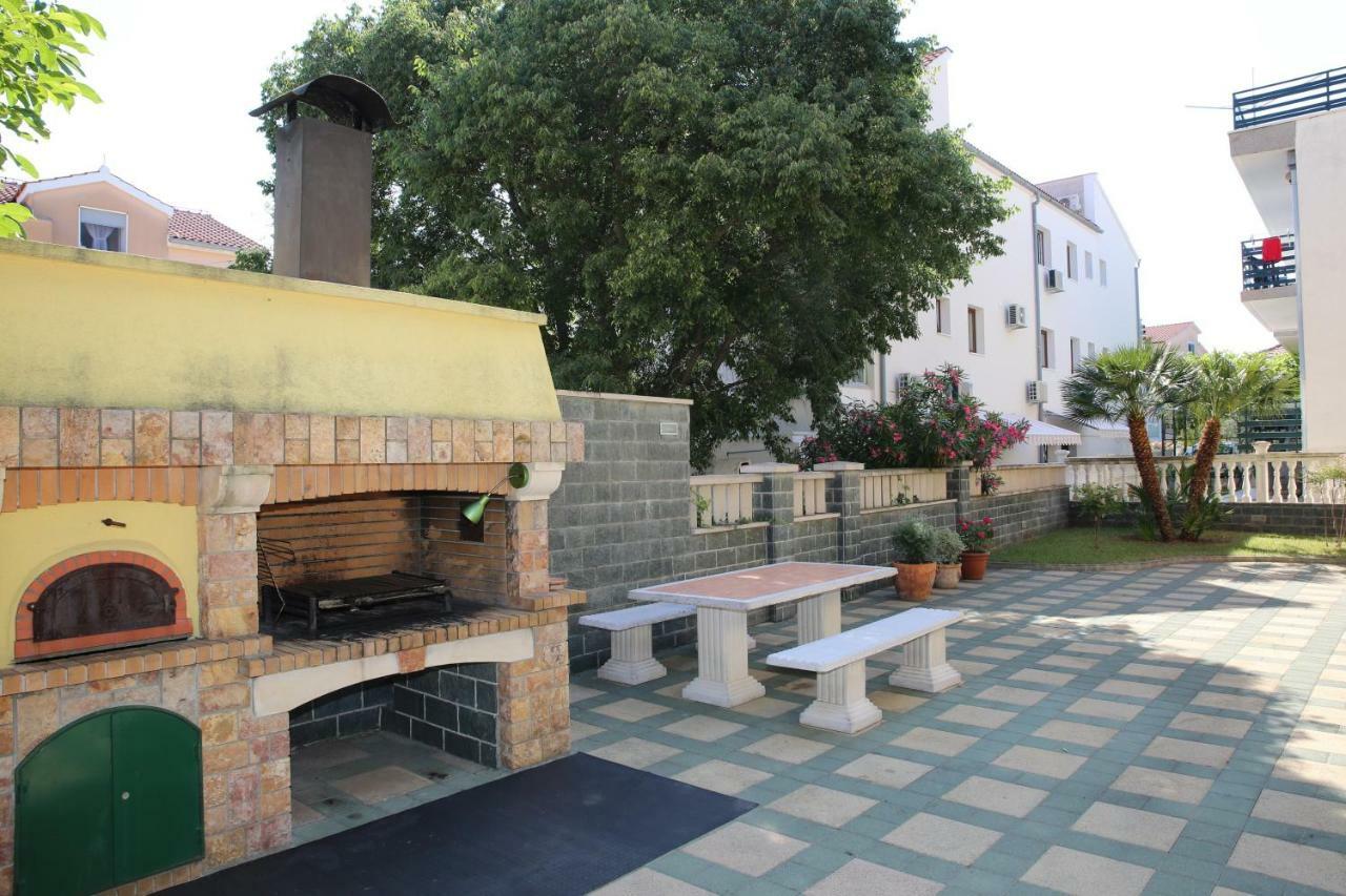 Vila Nara Hotel Vodice Buitenkant foto